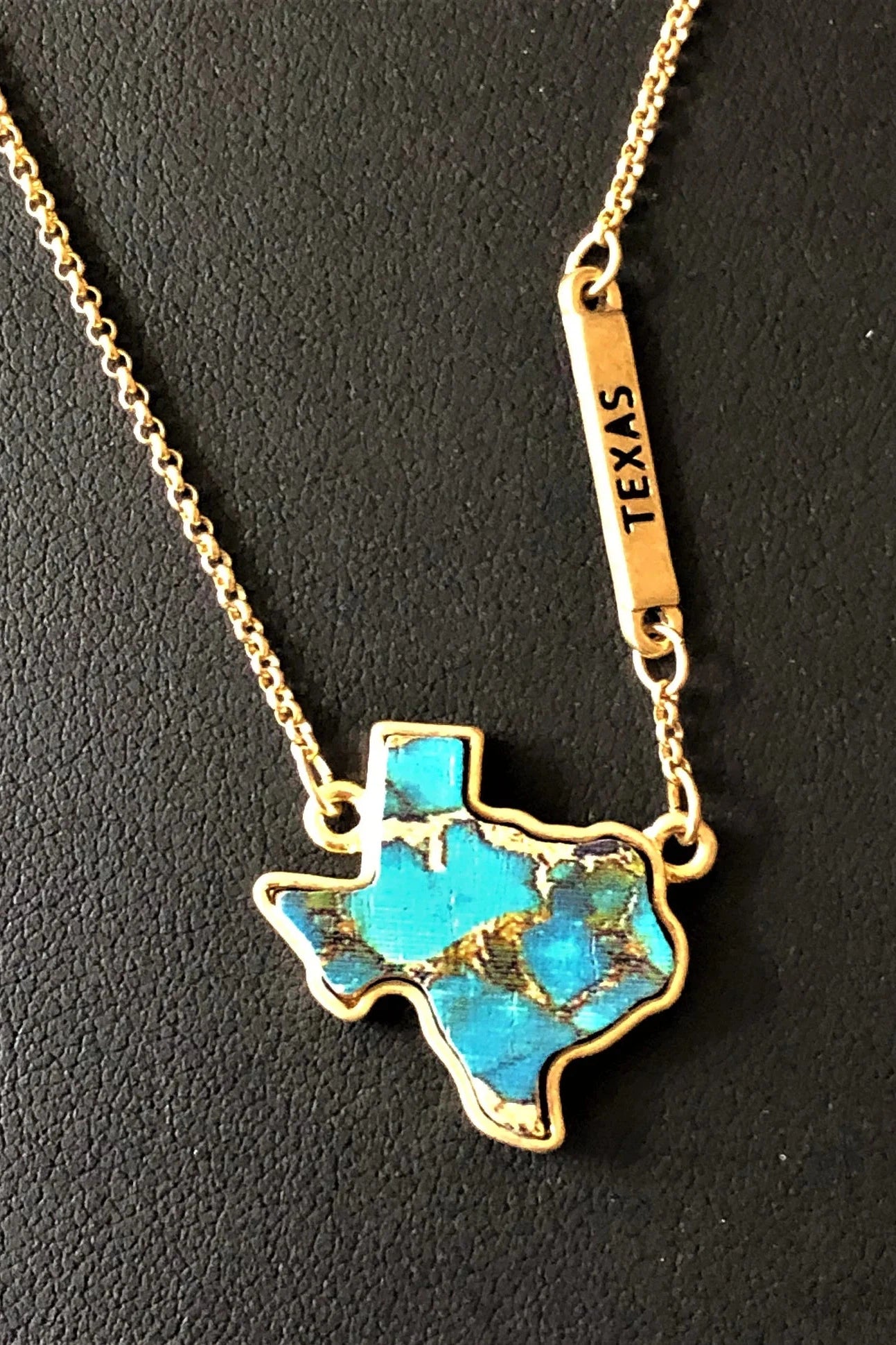 Semi Genuine Stone Texas State Map Pendant Short Necklace Set In Gold And Blue